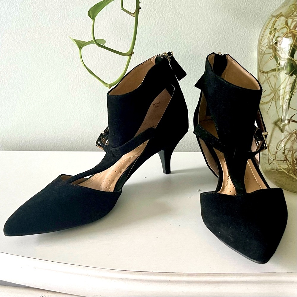 NWOT Ellen Tracy Suede, Leather Black Heels, 6M • Kitten Low Heels